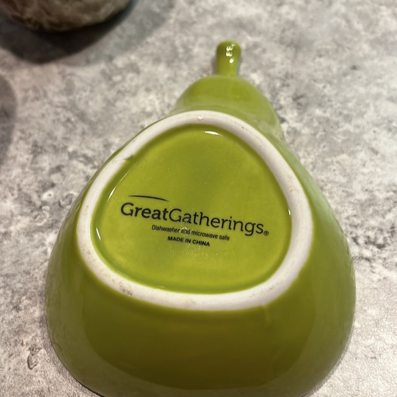 Three pieces of a great gathering for snacks - Picture 5 of 6